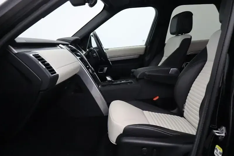 Used Land Rover Discovery SE Dynamic 296 HP (217 kW) 2023 Black SUV