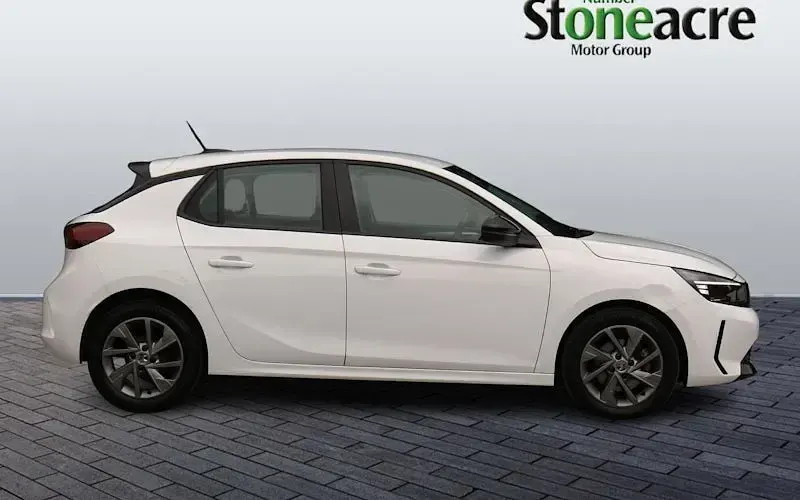 Used Vauxhall Corsa Design Edition 101 HP (74 kW) 2023 White Hatchback