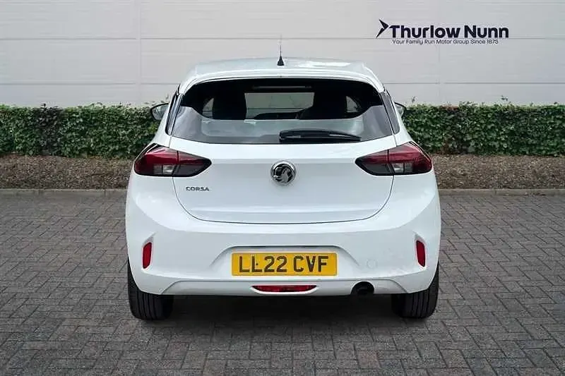 Używany Vauxhall Corsa Edition 100 KM (73 kW) 2022 Biały Hatchback