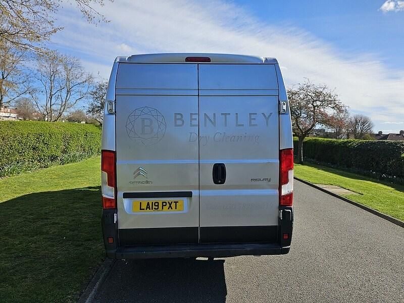 Used Citroën Relay 130 HP (95 kW) 2019 Silver Van