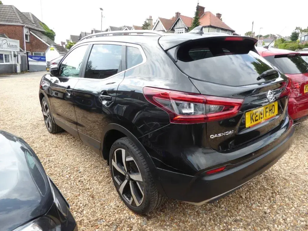 Used Nissan Qashqai S 140 HP (102 kW) 2019 Black SUV