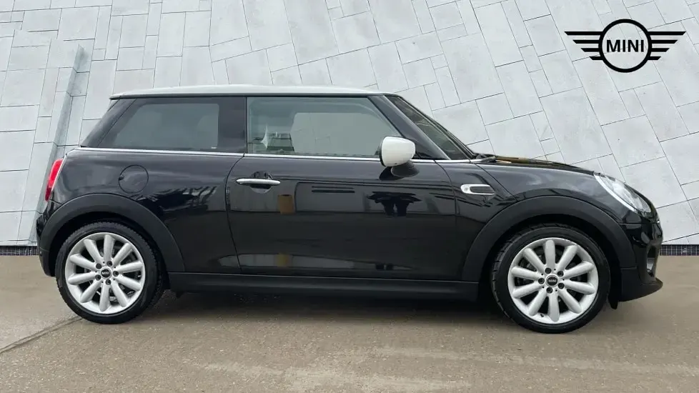 Used Mini Cooper Classic 134 HP (98 kW) 2020 Black Hatchback
