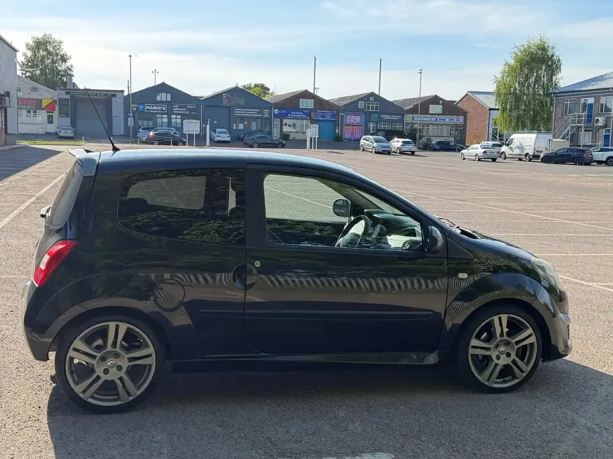Used Renault Twingo 133 HP (97 kW) 2009 Black Hatchback