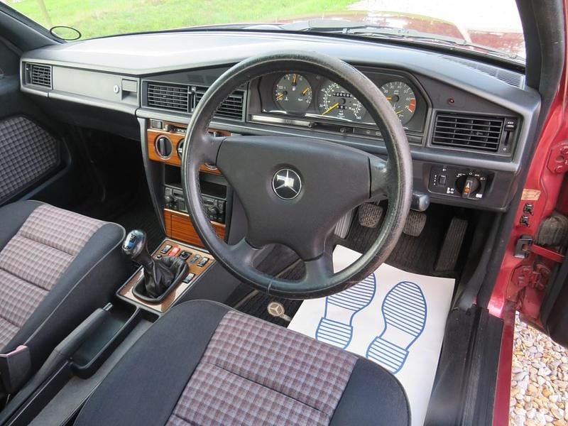 Used Mercedes 190 Sportline 1993 Red Sedan