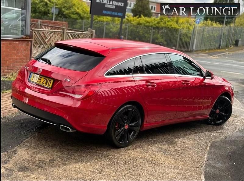 Used Mercedes CLA200 Shooting Brake 136 HP (100 kW) 2015 Red Estate
