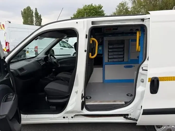 Używany Fiat Doblò 90 KM (66 kW) 2015 Biały Minivan