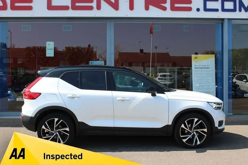 Usado Volvo XC40 R-Design Pro 150 HP (110 kW) 2020 Branco SUV