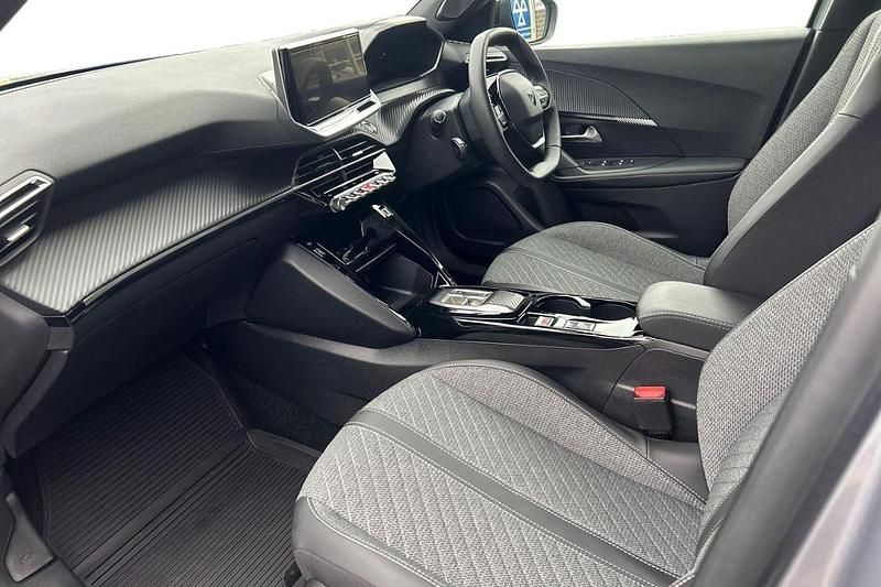 Used Peugeot e-2008 Allure 100 kW (136 HP) 2024 Grey SUV