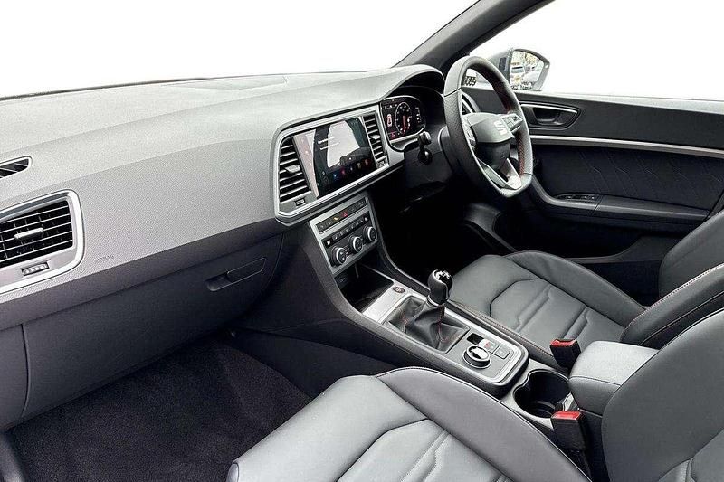 Used Seat Ateca FR Sport 148 HP (108 kW) 2025 White SUV