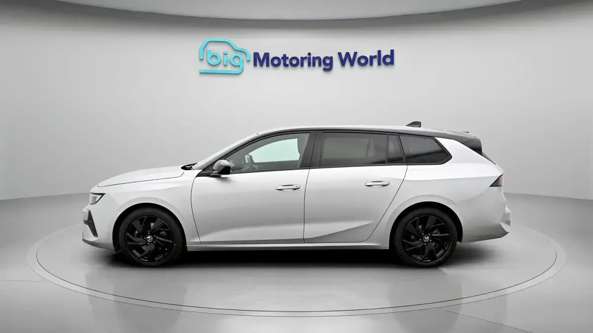 Used Vauxhall Astra S 129 HP (94 kW) 2024 Grey Estate
