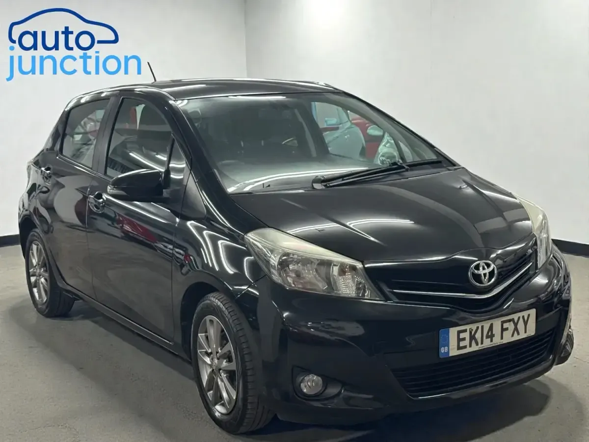 Used Toyota Yaris 2014 Black Hatchback