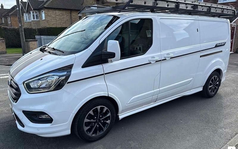 Used Ford Transit Custom Sport 185 HP (136 kW) 2021 White Van