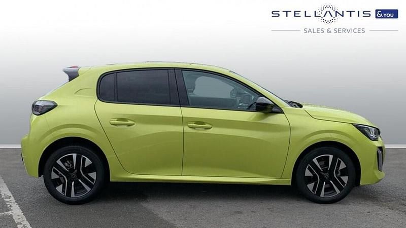New Peugeot 208 Allure 99 HP (72 kW) 2025 Yellow Hatchback