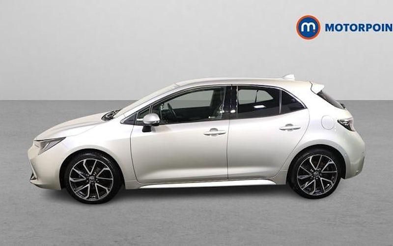 Used Toyota Corolla 122 HP (89 kW) 2022 Silver Hatchback
