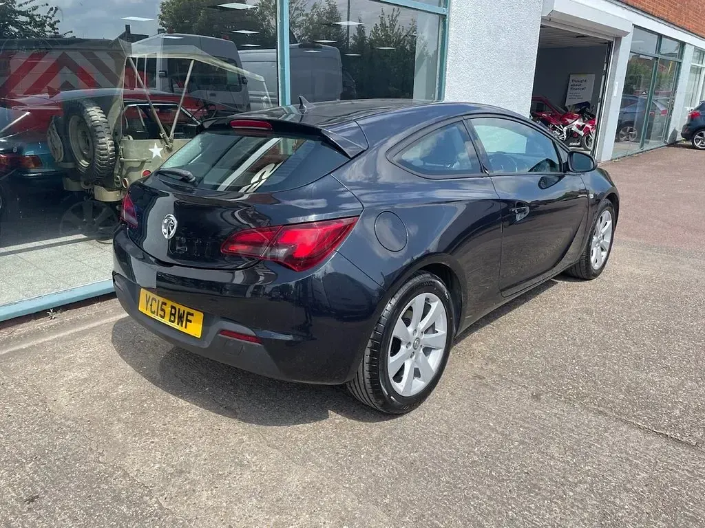 Used Vauxhall Astra GTC Sport 140 HP (102 kW) 2015 Black Coupe