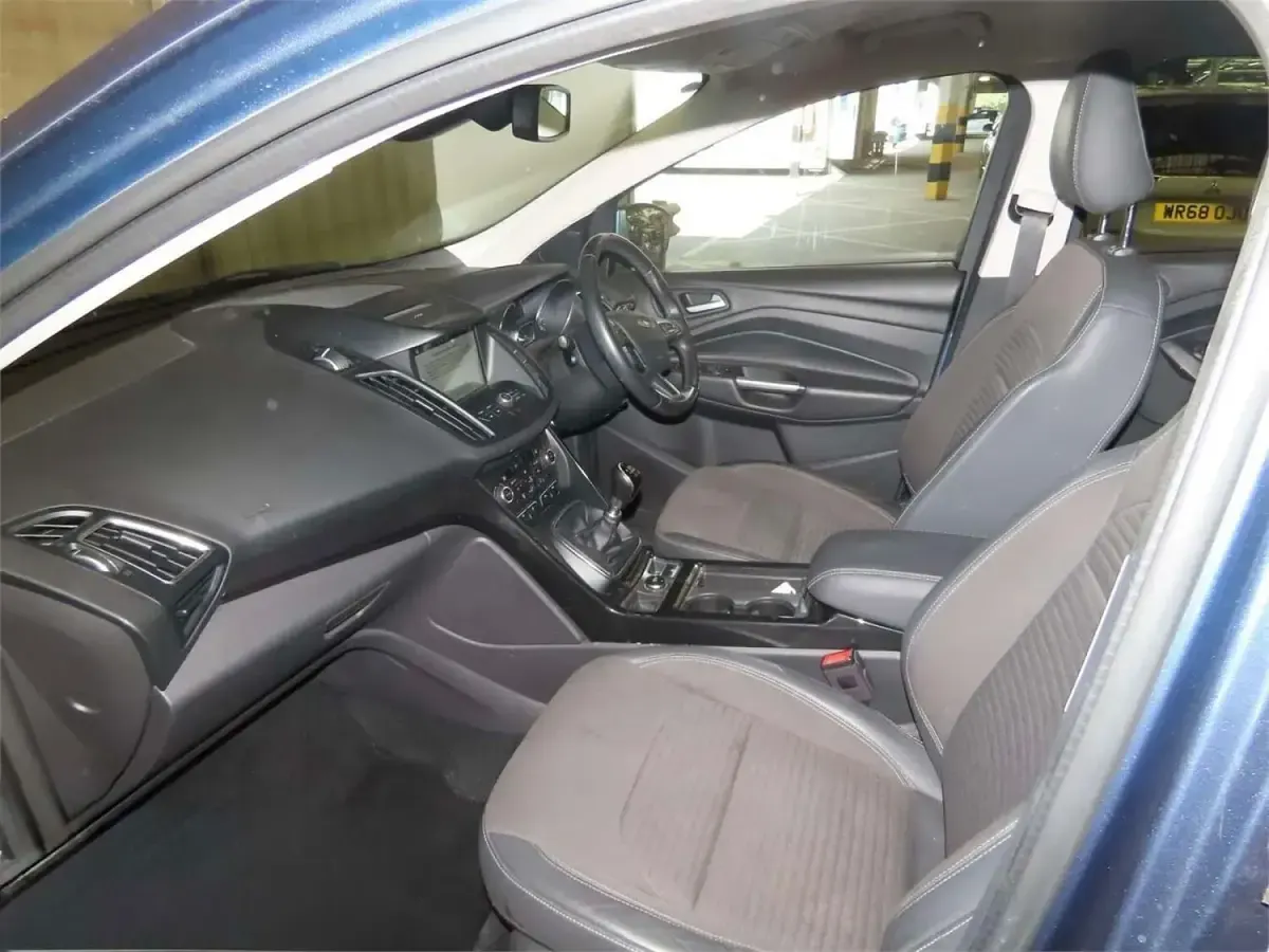 Used Ford Kuga Titanium 150 HP (110 kW) 2019 Blue SUV