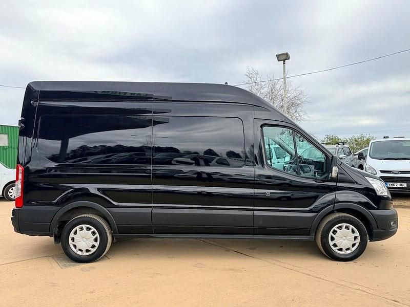 Second-hand Ford Transit Trend 130 CP (95 kW) 2022 Negru Van