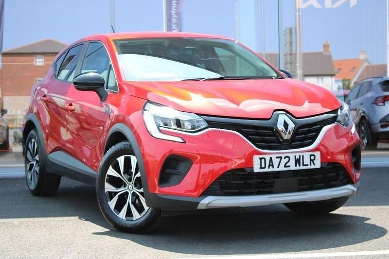 Red Used 2022 Renault Captur Evolution SUV | £12,678 (Fair price) - Image 1/4