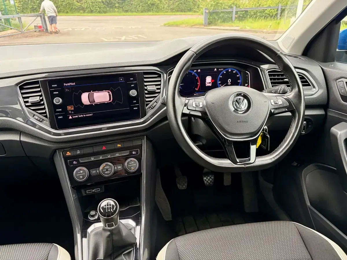 Used VW T-Roc SEL 150 HP (110 kW) 2018 Blue SUV