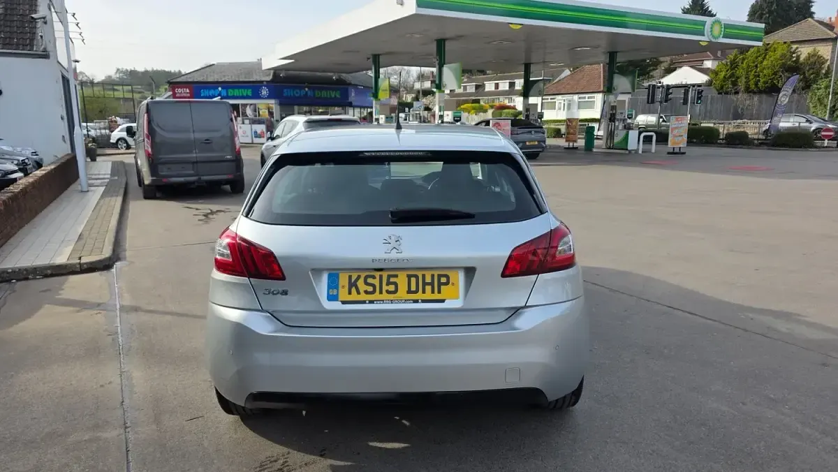 Used Peugeot 308 Allure 115 HP (84 kW) 2015 Silver Hatchback
