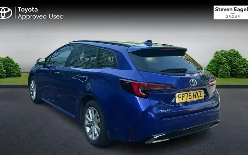 Used Toyota Corolla 178 HP (130 kW) 2025 Blue Estate
