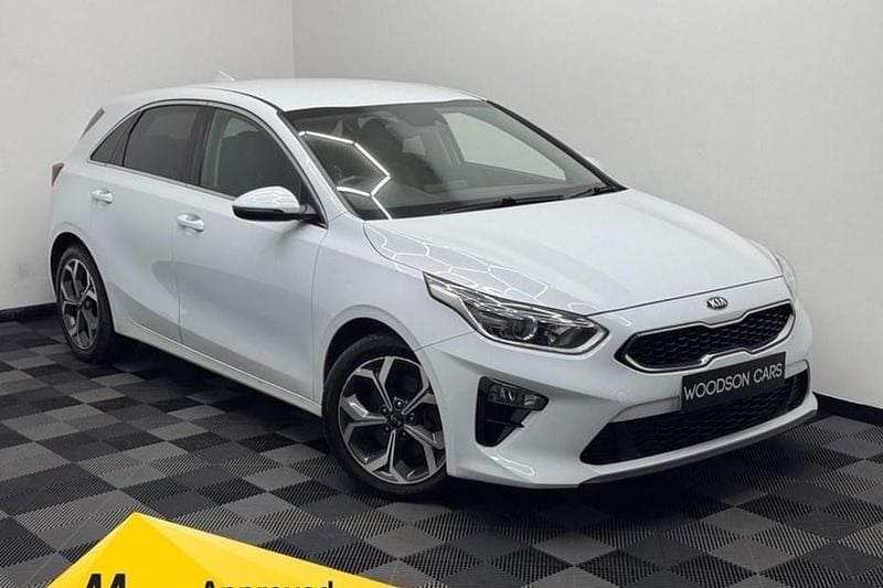 White Used 2021 Kia Ceed Hatchback | £10,000 (Good price) - Image 1/1