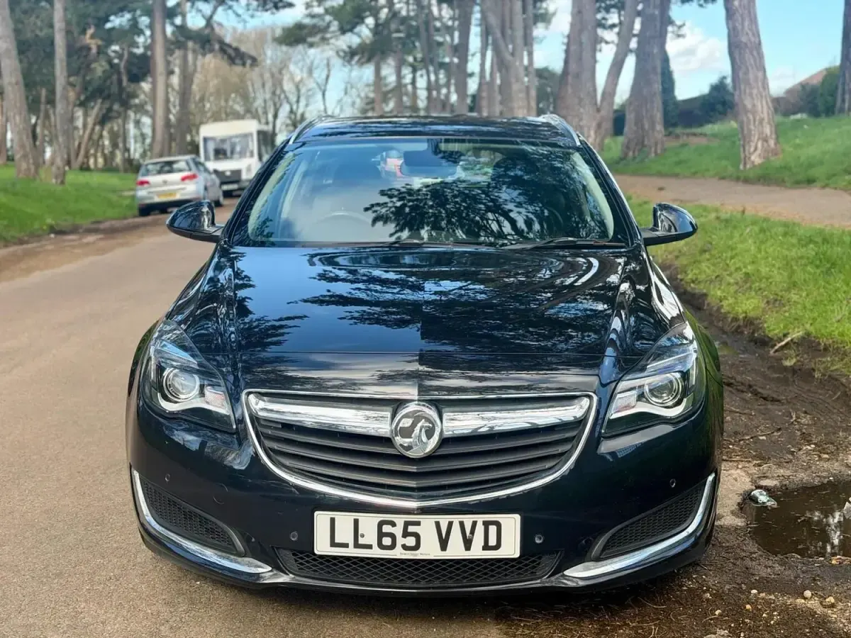 Second-hand Vauxhall Insignia S 136 CP (100 kW) 2015 Negru Break