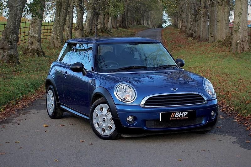 Blue Used 2009 Mini ONE Hatch Hatchback | £3,250 (Fair price) - Image 1/4