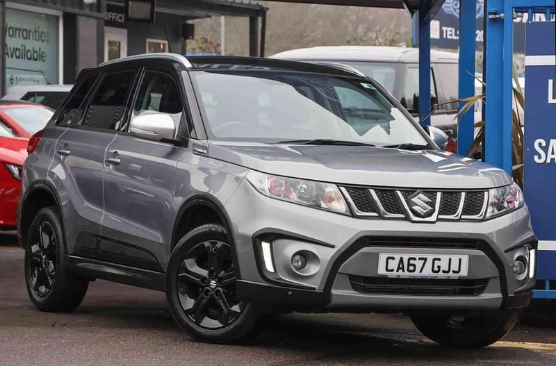Used Suzuki Vitara 2017 Grey and black SUV