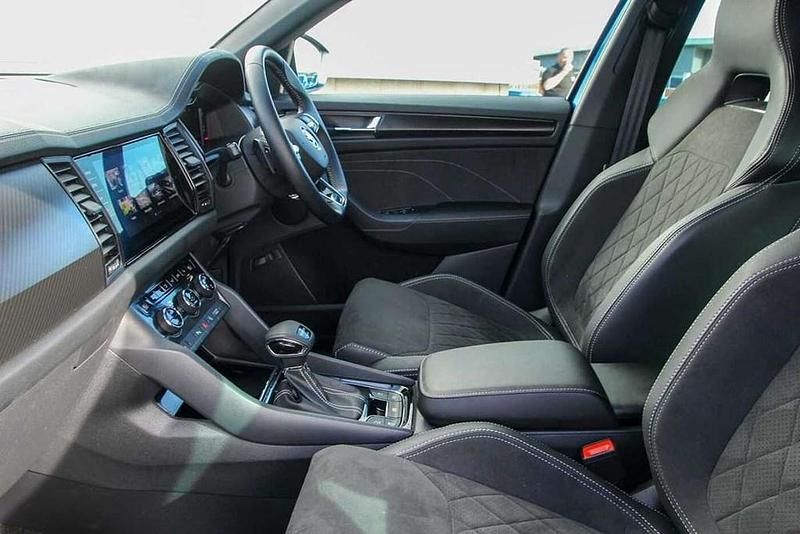 Used Skoda Kodiaq SportLine 196 HP (144 kW) 2024 Race blue metallic SUV