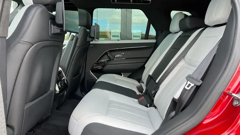 Used Land Rover Range Rover Sport Autobiography 350 HP (257 kW) 2025 Metallic  firenze red SUV