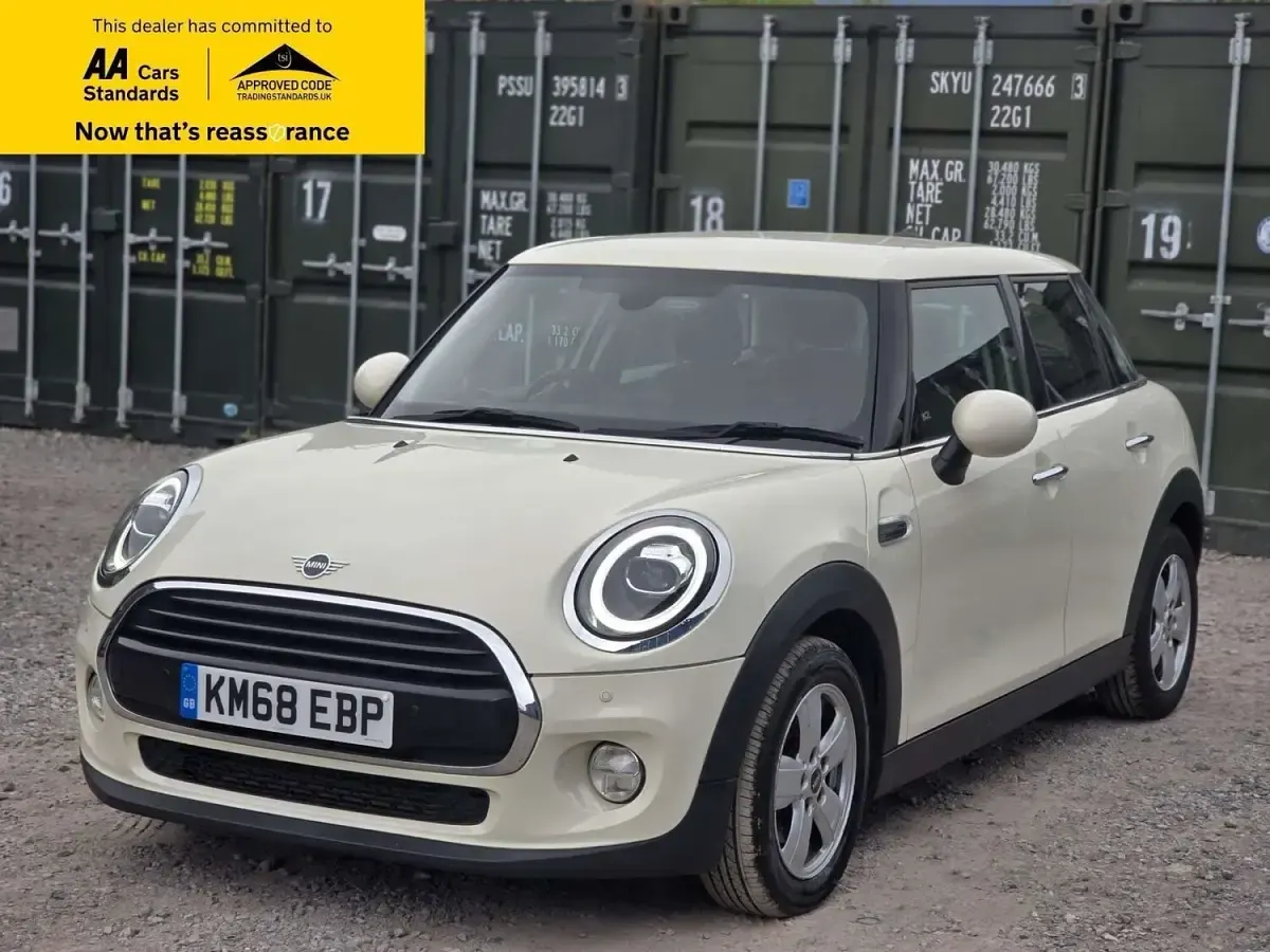 Used Mini Cooper Hatch 136 HP (100 kW) 2018 White Hatchback