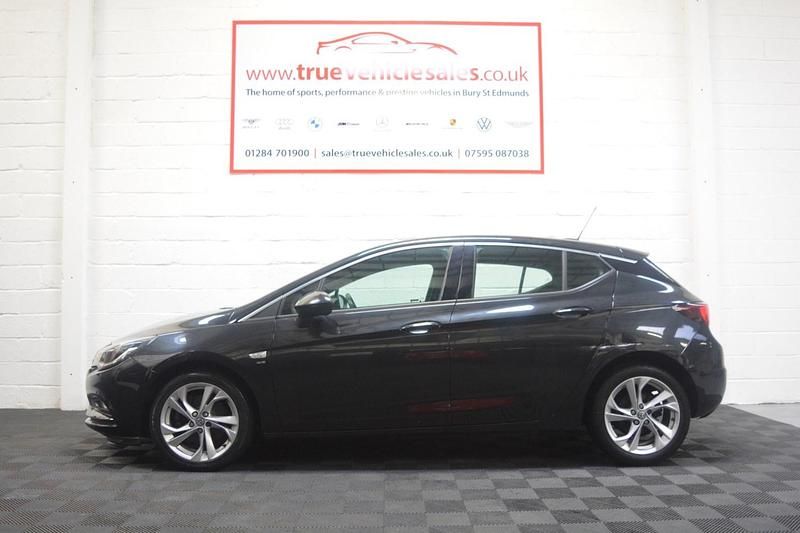 Used Vauxhall Astra SRi 136 HP (100 kW) 2016 Black Hatchback