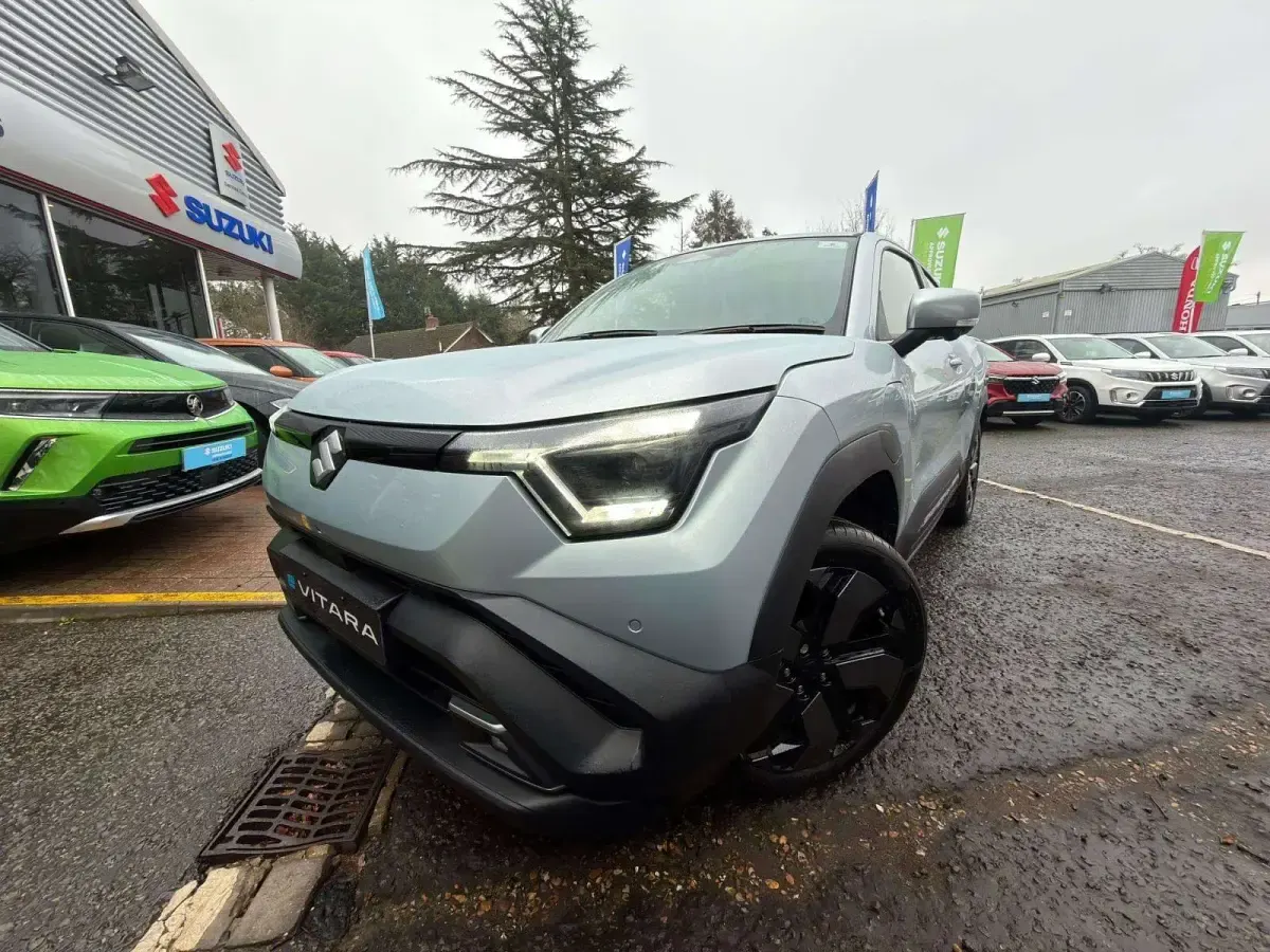 Nuevo Suzuki Vitara 135 kW (184 CV) 2026 Plateado SUV