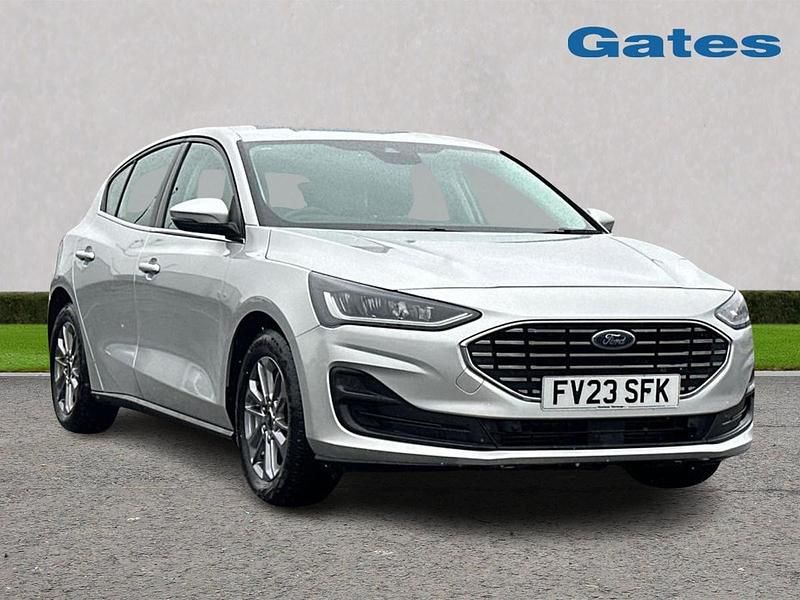 Used Ford Focus Titanium 155 HP (114 kW) 2023 Silver Hatchback