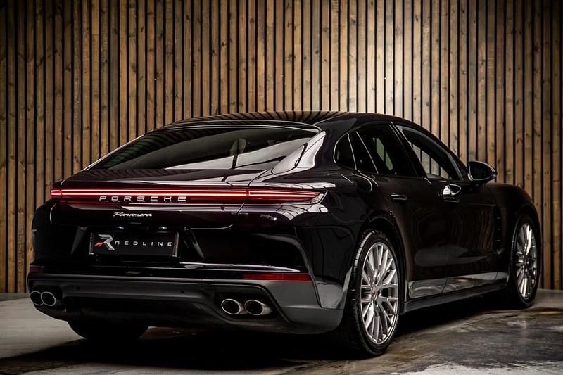 Usado Porsche Panamera 353 CV (259 kW) 2024 Negro Utilitario