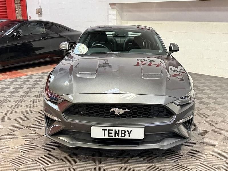 Usado Ford Mustang Fastback 290 CV (213 kW) 2018 Gris Coupe