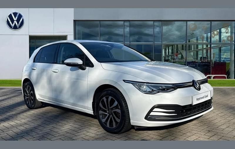 Used VW Golf VIII Active 110 HP (80 kW) 2022 Pure white Hatchback