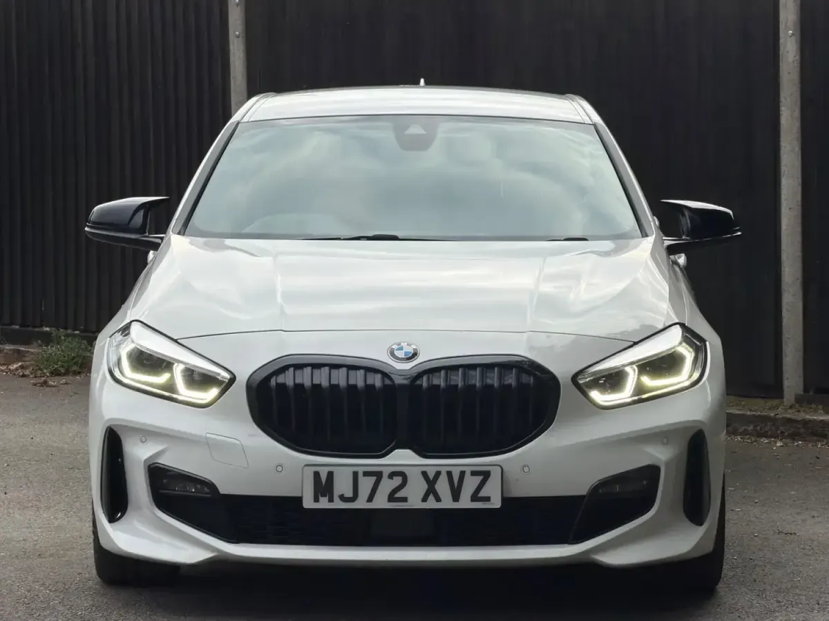 Usado BMW 118 M Sport 2022 Branco Citadino