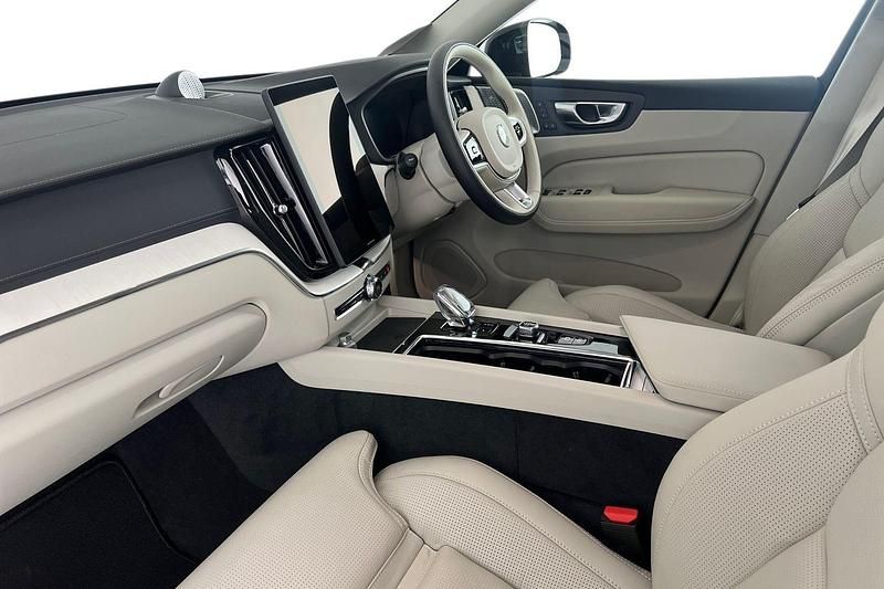 Used Volvo XC60 Ultra 455 HP (334 kW) 2025 Aurora silver SUV