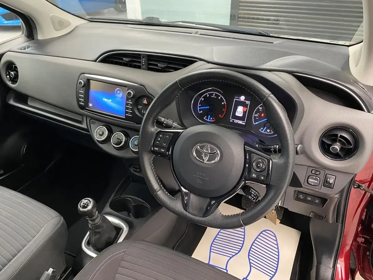 Used Toyota Yaris 111 HP (81 kW) 2019 Red Hatchback