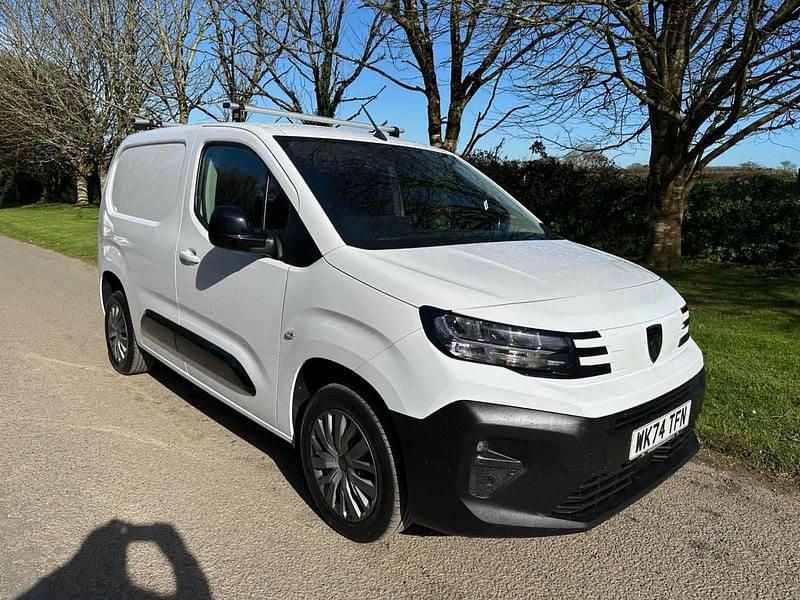 Used Peugeot Partner 130 HP (95 kW) 2024 White MPV