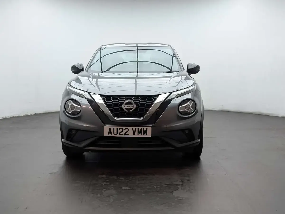 Used Nissan Juke Tekna 114 HP (83 kW) 2022 Grey SUV
