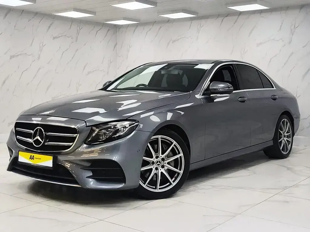 Gebraucht Mercedes E220 AMG line 194 PS (142 kW) 2020 Grau Limousine
