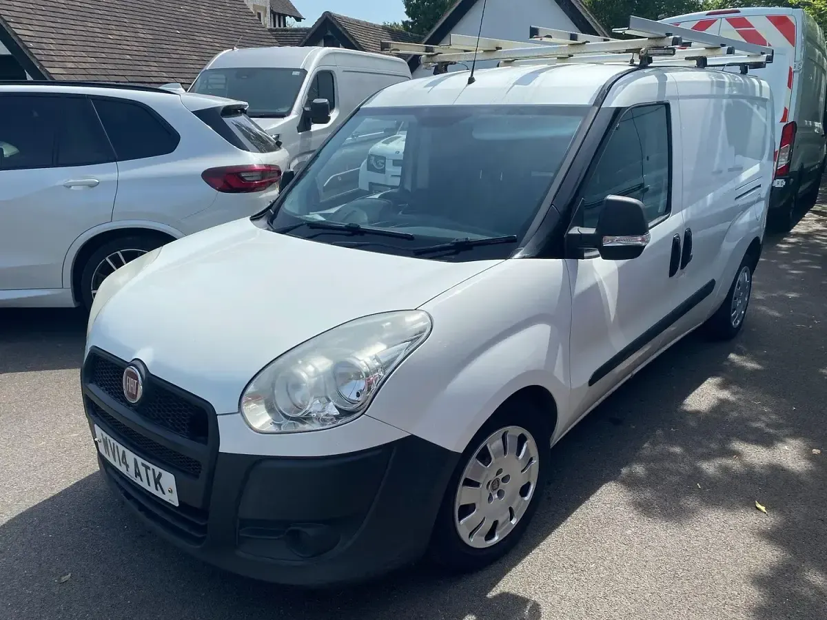 Used Fiat Doblò 105 HP (77 kW) 2014 White MPV