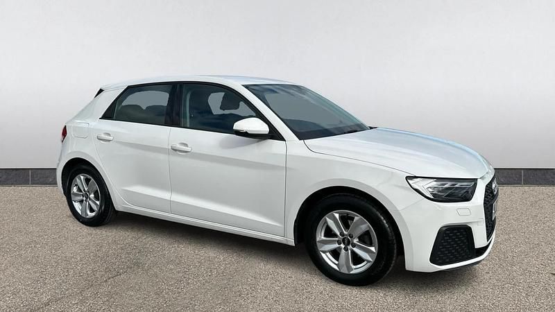 Used Audi A1 Premium 95 HP (69 kW) 2022 White SUV