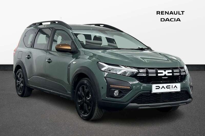 Green Used 2023 Dacia Jogger Extreme MPV | £20,800 (Fair price) - Image 1/4