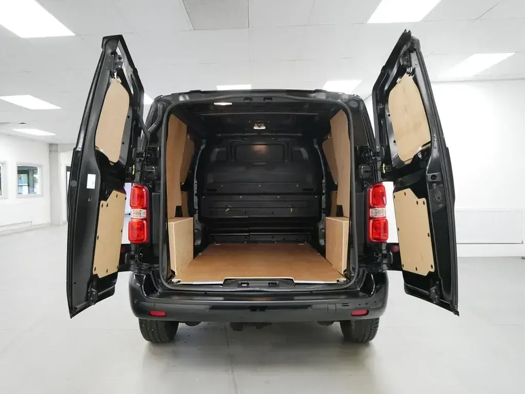 Used Vauxhall Vivaro 120 HP (88 kW) 2024 Black MPV