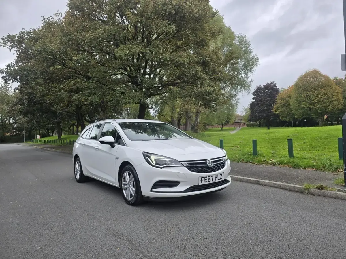 Begagnad Vauxhall Astra 2017 Vit Kombi