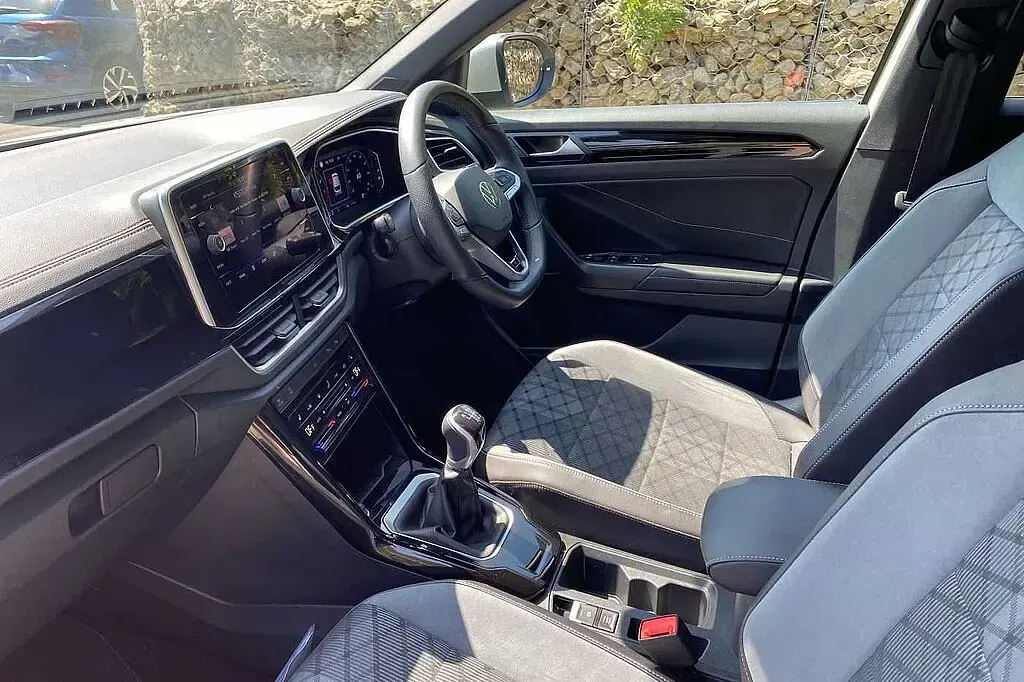 Used VW T-Roc R-line 150 HP (110 kW) 2025 Grey SUV